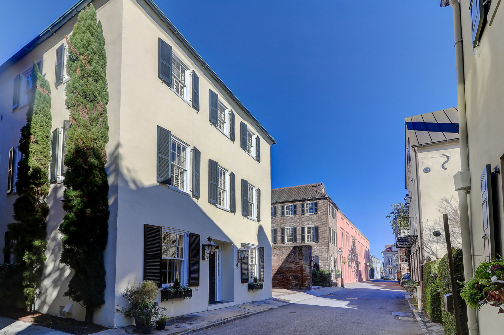 Elliott Street exterior